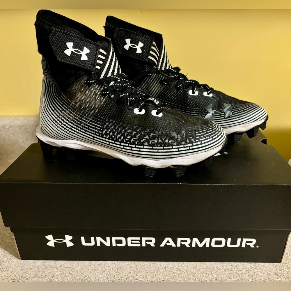 Under Armour Kids' Highlight Franchise RM Football Cleats